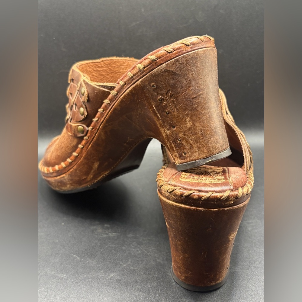 Frye Charlotte Whipstitch Distressed Studded Leather Clogs Mules Heels Boho Shoe - Picture 9 of 16